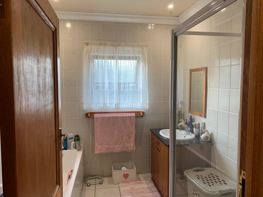 To Let 3 Bedroom Property for Rent in Birdwood Estate North West
